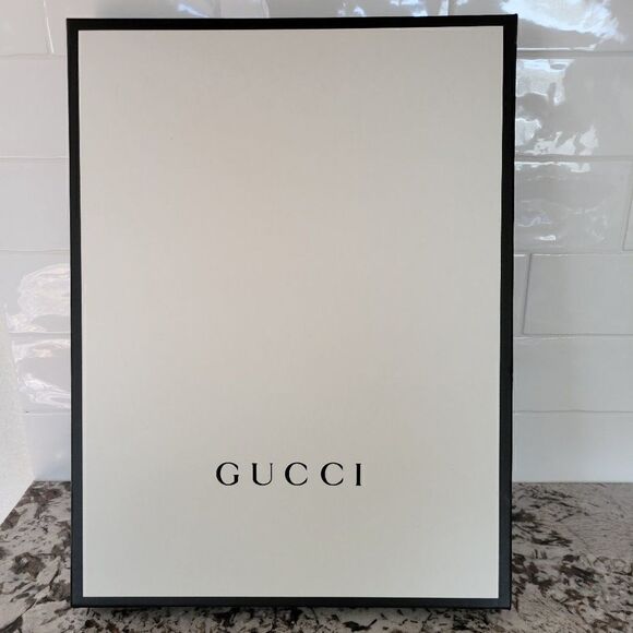Gucci paper box  - Picture 1 of 13